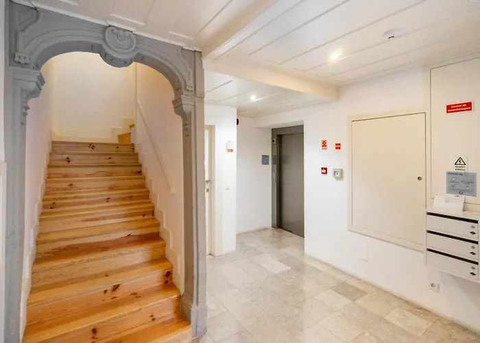 Whome Intendente Modern 1-bed With Lift In Notch Location شقة